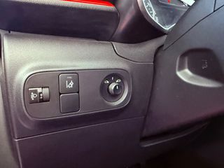 Citroen C3 2018 1.2 PureTech Shine-thumb-57