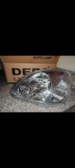 Πωλείτε φανάρι εμπρός αριστερό Toyota Yaris 2003-2005 με δάκρυ