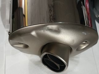 Γνήσιο τελικό για BMW R1200GS μοντέλο 2008 με ελάχιστη παραμόρφωση στο τελικό καπάκι