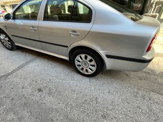 Skoda Octavia 2003-thumb-3