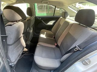 Skoda Octavia 2003-thumb-6