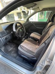 Skoda Octavia 2003-thumb-9