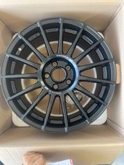 OZ Superturismo LM 18x8 ET35 Matt Black.