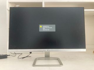 ΠΩΛΕΙΤΑΙ ΟΘΟΝΗ ΥΠΟΛΟΓΙΣΤΗ (HP E24 G4 IPS Monitor 23.8") (Παρουσιάζει μία πολύ μικρή κάθετη κόκκινη γραμμή σαν κλωστή (καμένο pixel) δεξιά στην άκρη.)