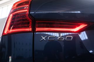Volvo XC 60 2021 B5 MHEV/ INSCRIPTION/ PANORAMA-thumb-45