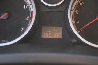 Opel Corsa 2011-thumb-10
