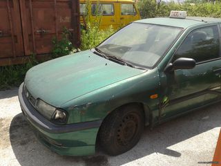 Nissan Primera 1995-thumb-1