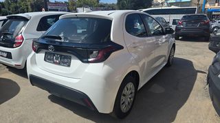 Toyota Yaris 2022-thumb-3