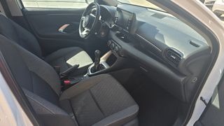 Toyota Yaris 2022-thumb-19