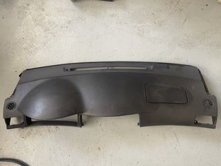 Πωλείται ταμπλό επάνω κομμάτι Corolla e12 Αγγλίας