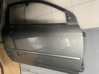 Πωλείται δεξιά πόρτα   εμπρός Corolla e12 3D
