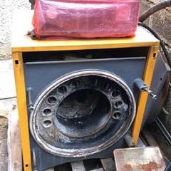 ΠΟΥΛΙΟΥΝΤΑΙ ΛΕΒΗΤΑΣ ΜΑΡΚΑΣ THERMOSTAHL ΚΑΙ ΚΑΥΣΤΗΡΑΣ RIELLO 40 G5