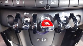 Mini Cooper D 2015 1.5Lit DIESEL 116HP*PANORAMA*LEDER* KEY LESS-thumb-16