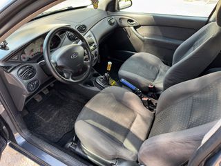 Ford Focus 2004-thumb-3