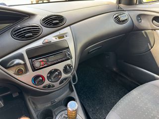 Ford Focus 2004-thumb-5