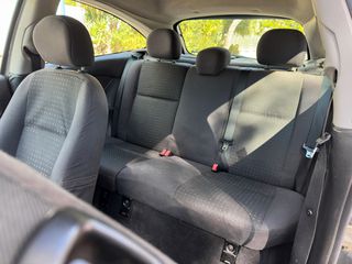 Ford Focus 2004-thumb-6