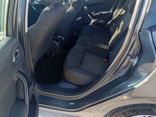 Peugeot 208 2016-thumb-9
