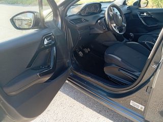 Peugeot 208 2016-thumb-11