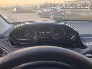 Peugeot 208 2015-thumb-8