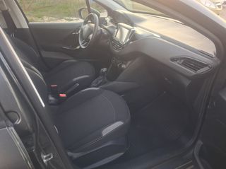 Peugeot 208 2015-thumb-12