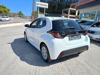 Toyota Yaris 2022-thumb-2