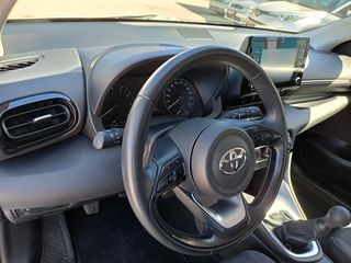 Toyota Yaris 2022-thumb-5
