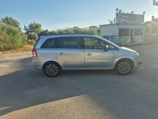 Opel Zafira 2010-thumb-4