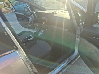 Opel Zafira 2010-thumb-6