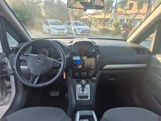 Opel Zafira 2010-thumb-8