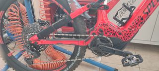 Specialized turbo Levo e-bike-thumb-6