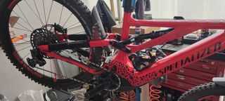Specialized turbo Levo e-bike-thumb-12