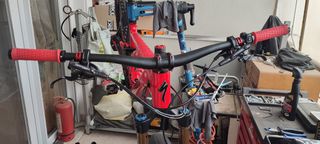 Specialized turbo Levo e-bike-thumb-13