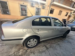 Skoda Octavia 2005-thumb-2