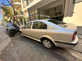 Skoda Octavia 2005-thumb-1