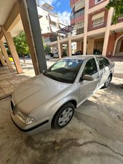 Skoda Octavia 2005-thumb-3