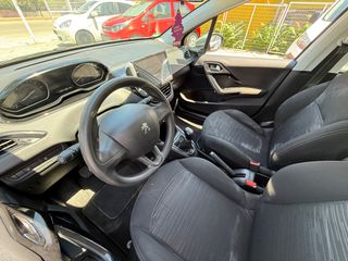 Peugeot 208 2016 PureTech 1.2 Active-thumb-10