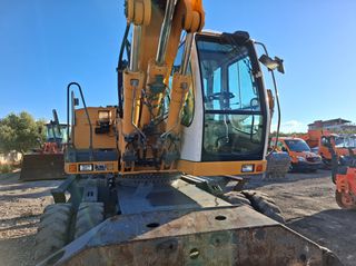 Εκσκαφέας Με Λάστιχα Liebherr 2010 924C-thumb-23