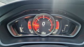Volvo V40 Cross Country 2015-thumb-13