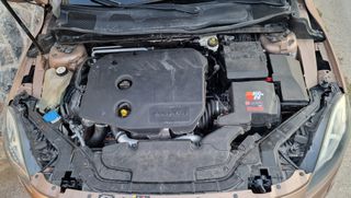 Volvo V40 Cross Country 2015-thumb-23