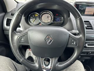 Renault Megane 2015-thumb-22