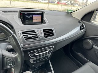 Renault Megane 2015-thumb-24