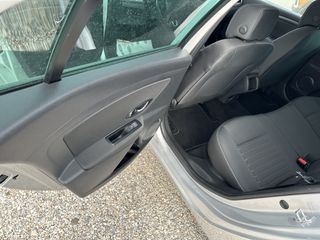Renault Megane 2015-thumb-33