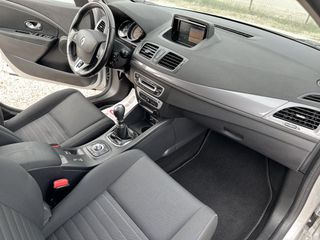 Renault Megane 2015-thumb-42