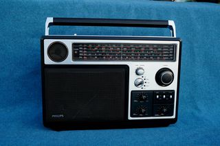 Vintage Philips 970 Radio - Working Order - Great Sound - 2 Way Speaker System. Ραδιόφωνο παγκοσμίων λήψεων!