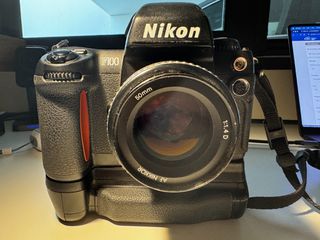 Nikon F100 με 50mm f1.8 & Battery Pack