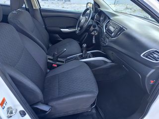 Suzuki Baleno 2019-thumb-11