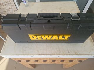 DEWALT-thumb-4