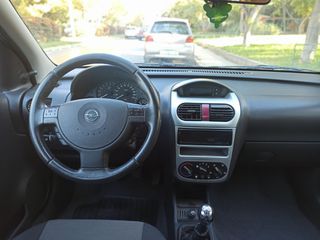 Opel Corsa 2004-thumb-17