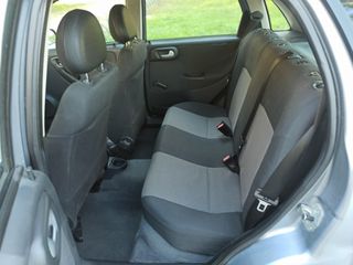 Opel Corsa 2004-thumb-19