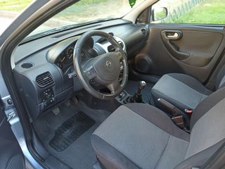 Opel Corsa 2004-thumb-20